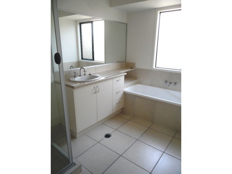 2 Gillespie, Sippy Downs QLD 4556