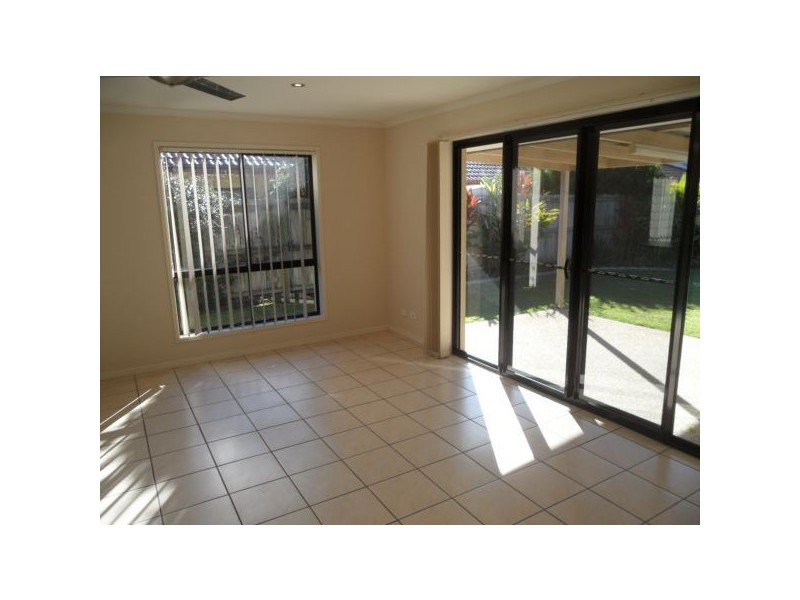 17 Pembroke Crescent, Sippy Downs QLD 4556