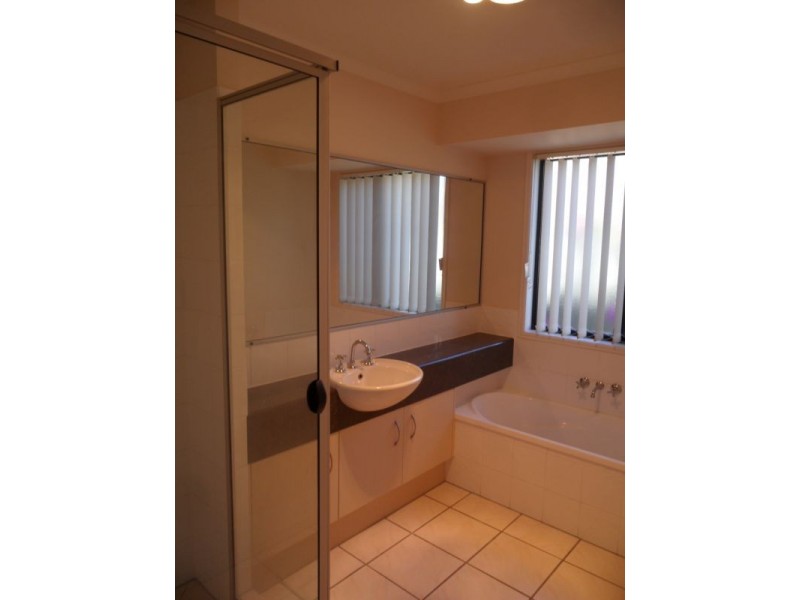 17 Pembroke Crescent, Sippy Downs QLD 4556