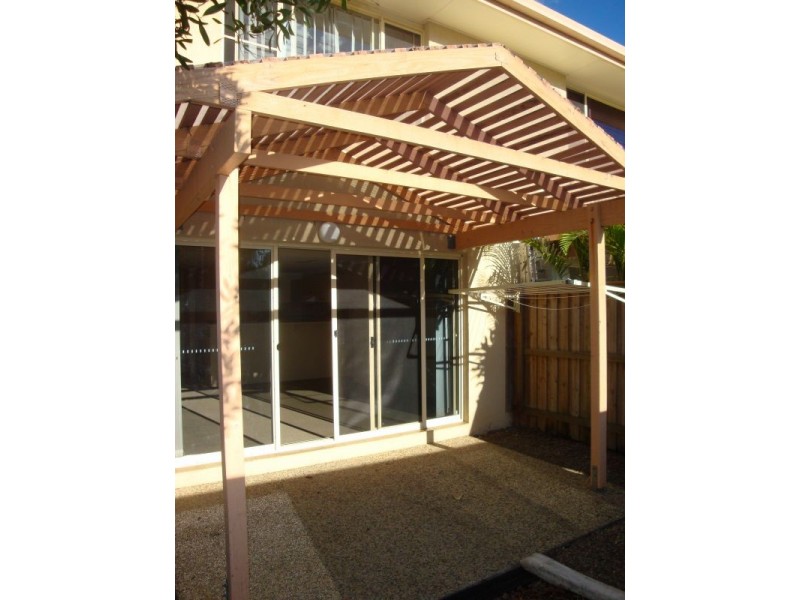 8/3 Urambi Court, Mountain Creek QLD 4557