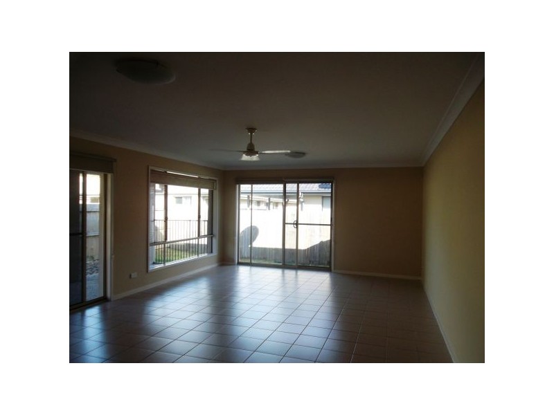 2 Silvereye St, Sippy Downs QLD 4556