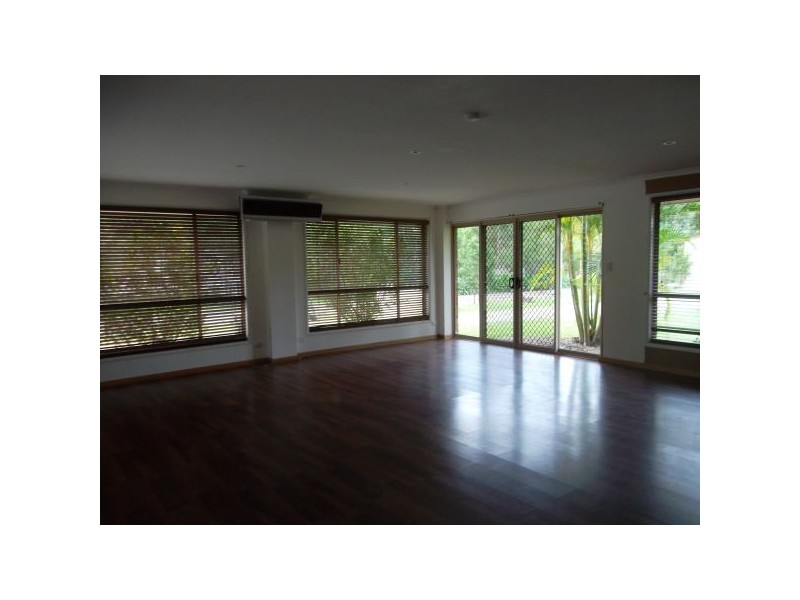 10 Mountaindale Court, Mooloolah Valley QLD 4553