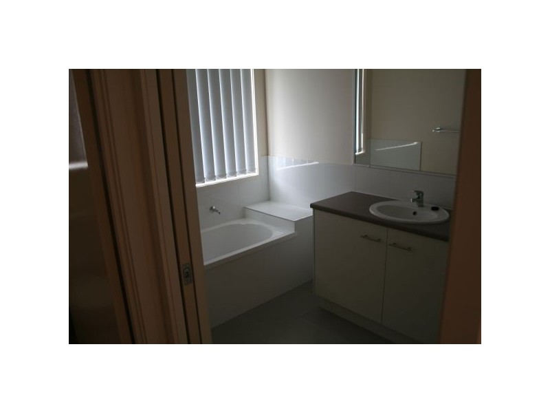 3 Bainbridge Cct, Sippy Downs QLD 4556