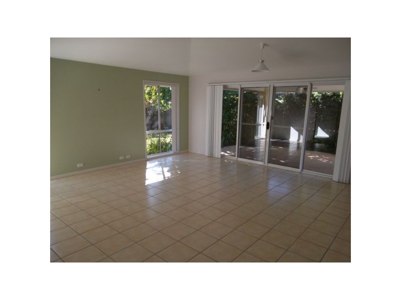 87 Albany St, Sippy Downs QLD 4556