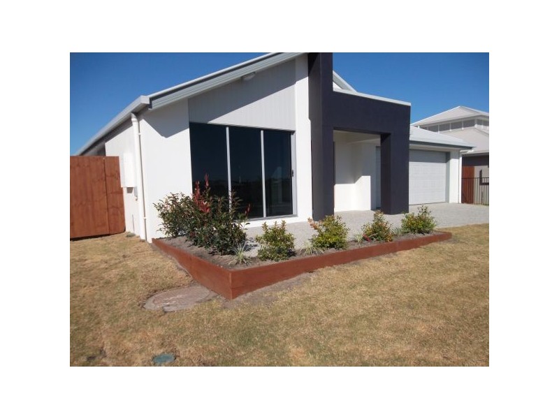 10 Mackerel St, Mountain Creek QLD 4557