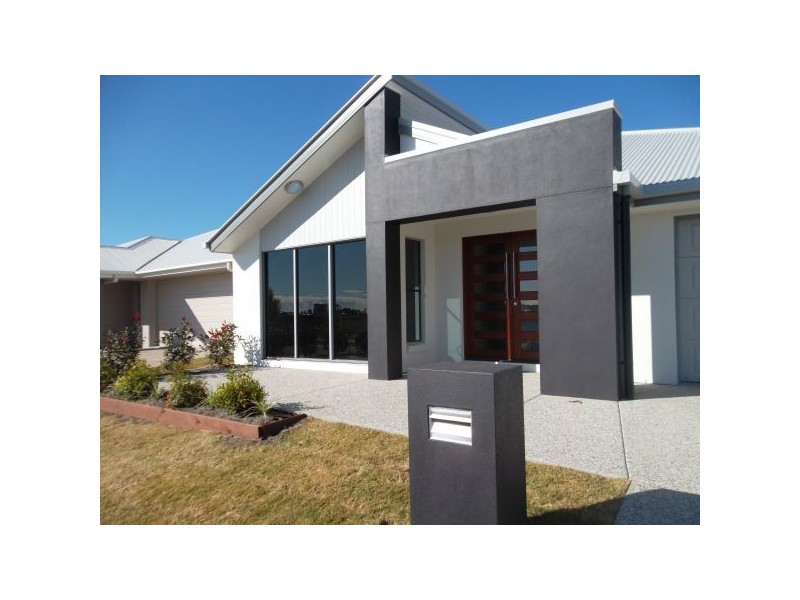 10 Mackerel St, Mountain Creek QLD 4557