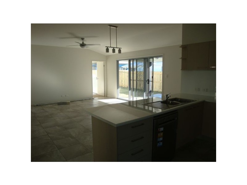 10 Mackerel St, Mountain Creek QLD 4557