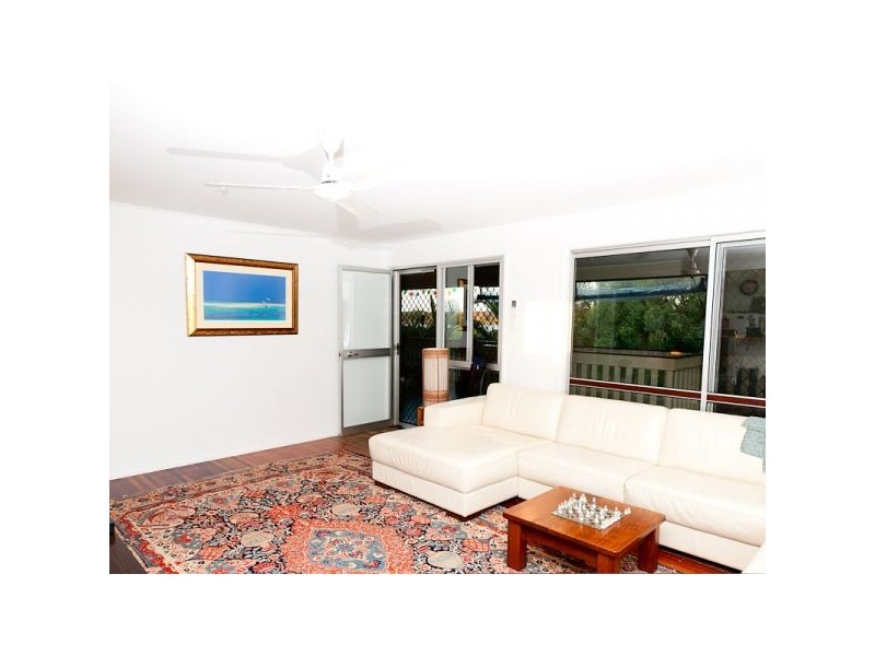 2a Edmonds, Bucasia QLD 4750