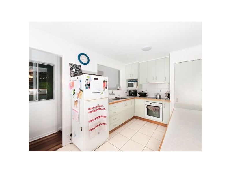 2a Edmonds, Bucasia QLD 4750
