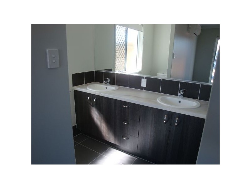 28 Hillsborough Cct, Mountain Creek QLD 4557