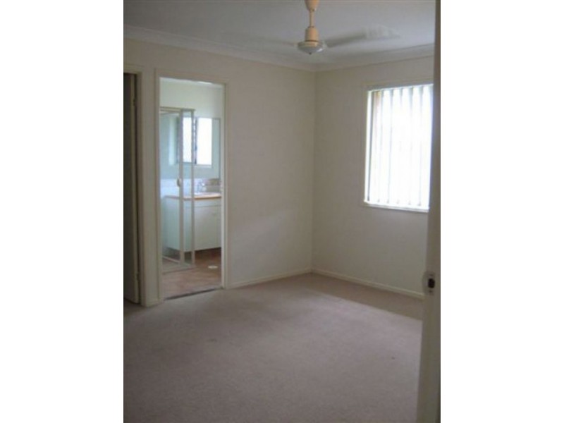 8 Beaver Place, Sippy Downs QLD 4556