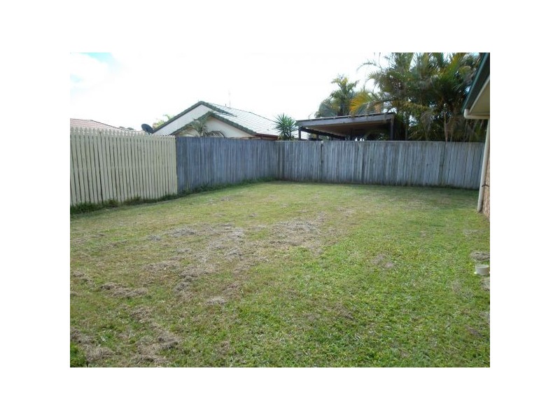 8 Beaver Place, Sippy Downs QLD 4556