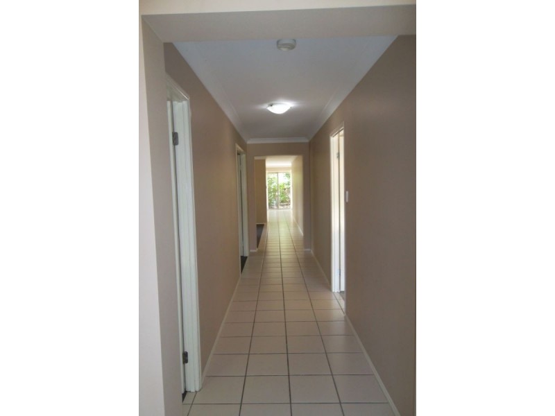 8 Mcclelland St, Sippy Downs QLD 4556