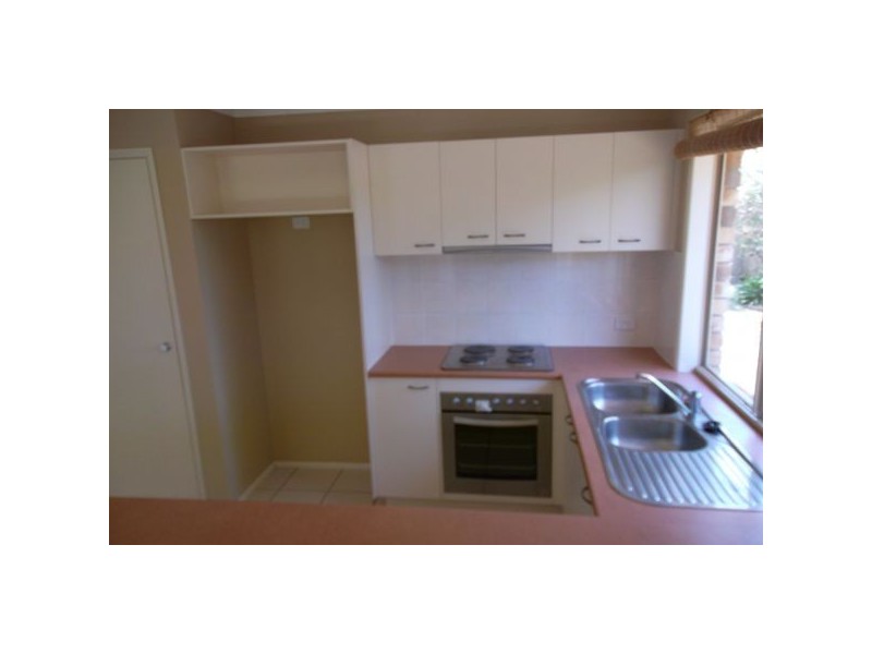 8 Mcclelland St, Sippy Downs QLD 4556