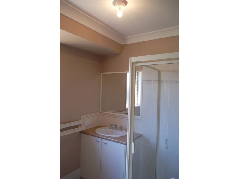 8 Mcclelland St, Sippy Downs QLD 4556