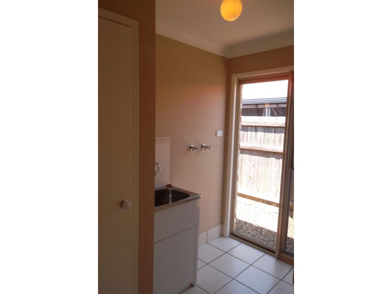 8 Mcclelland St, Sippy Downs QLD 4556