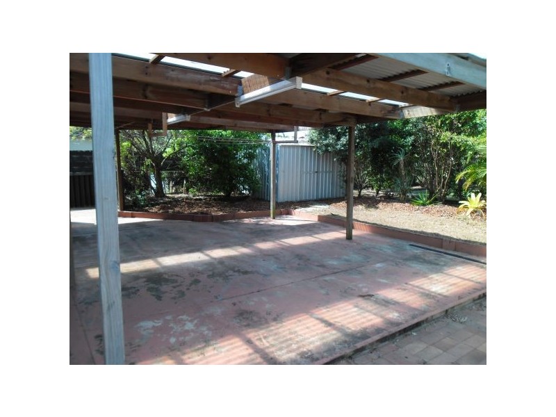 161 Nicklin Way, Warana QLD 4575