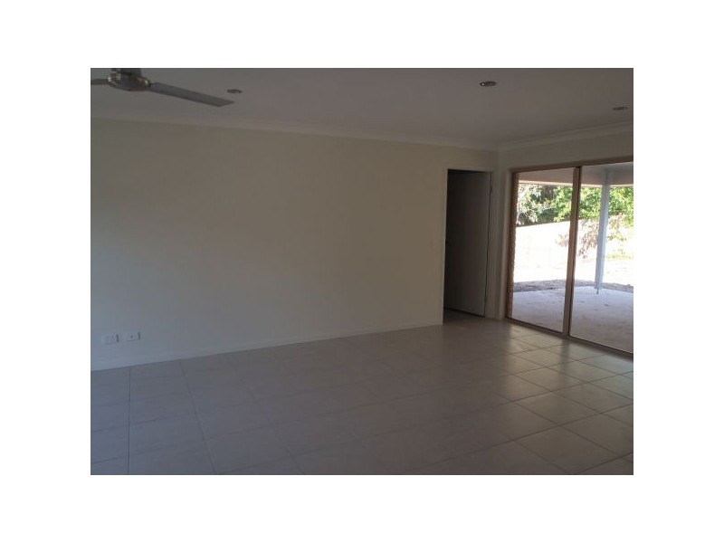 16 Elouera Close, Landsborough QLD 4550