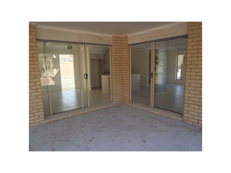 16 Elouera Close, Landsborough QLD 4550