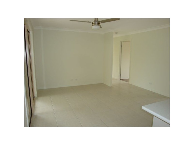 16 Elouera Close, Landsborough QLD 4550