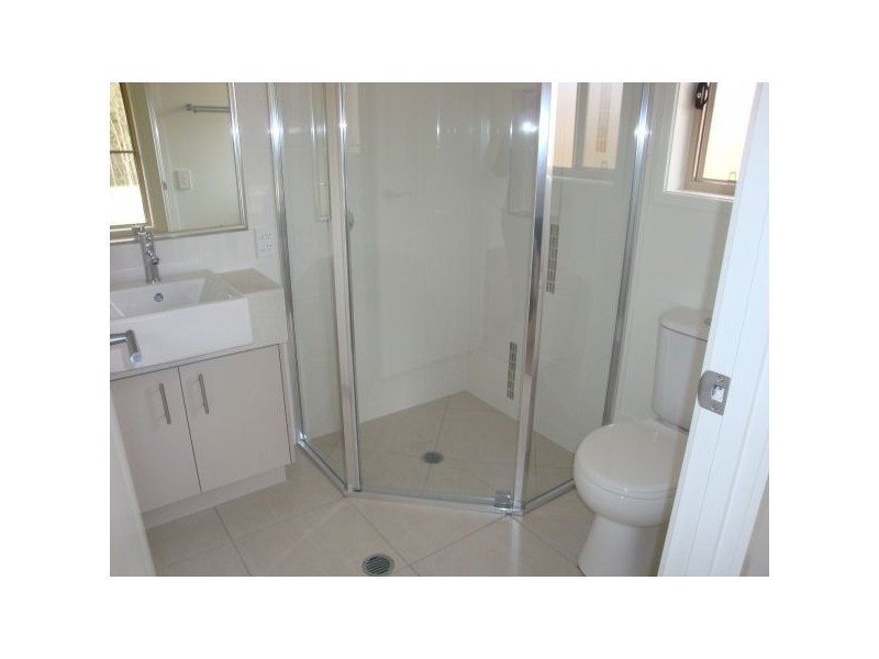 16 Elouera Close, Landsborough QLD 4550