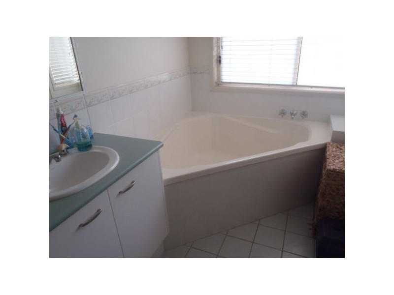 8 Beaverbrook Place, Sippy Downs QLD 4556