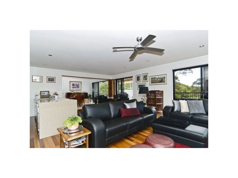 8 Shelly Crt, Nambour QLD 4560