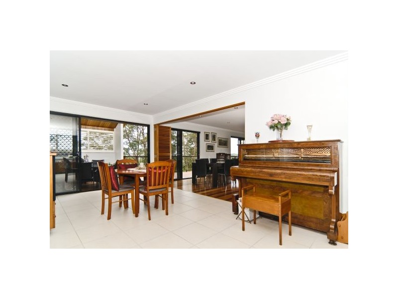 8 Shelly Crt, Nambour QLD 4560