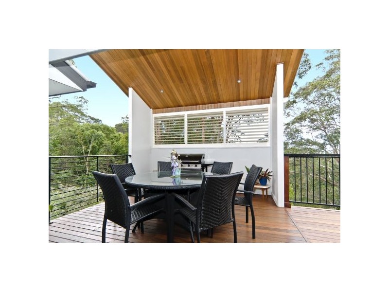 8 Shelly Crt, Nambour QLD 4560