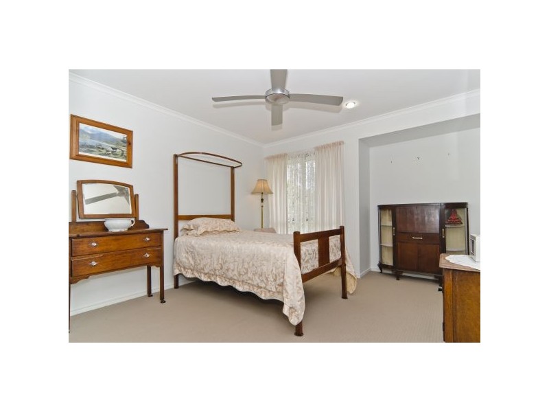 8 Shelly Crt, Nambour QLD 4560