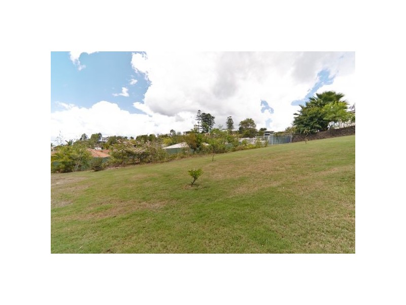 8 Shelly Crt, Nambour QLD 4560