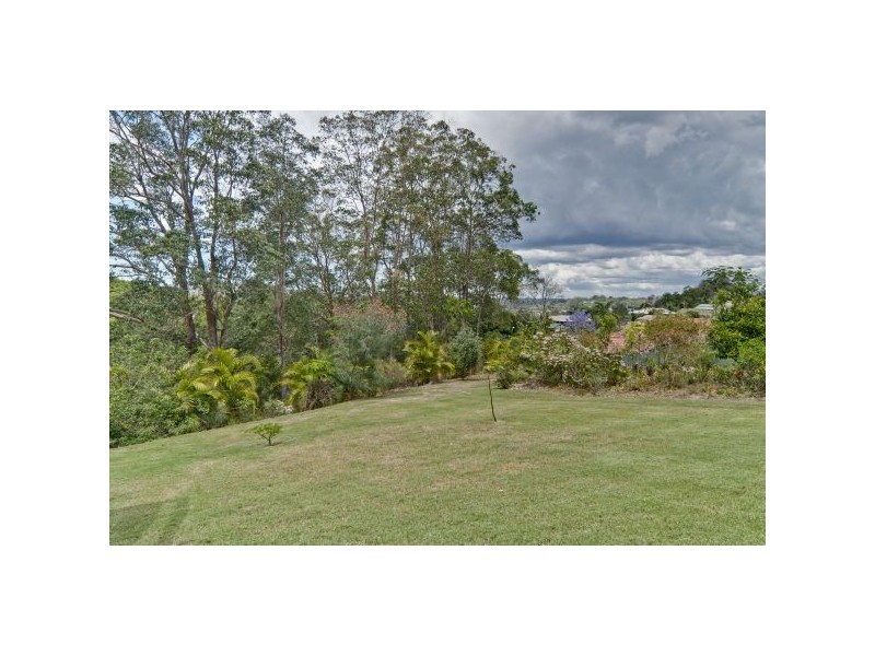 8 Shelly Crt, Nambour QLD 4560