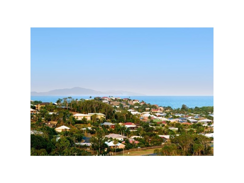 24 Florence, Eimeo QLD 4740