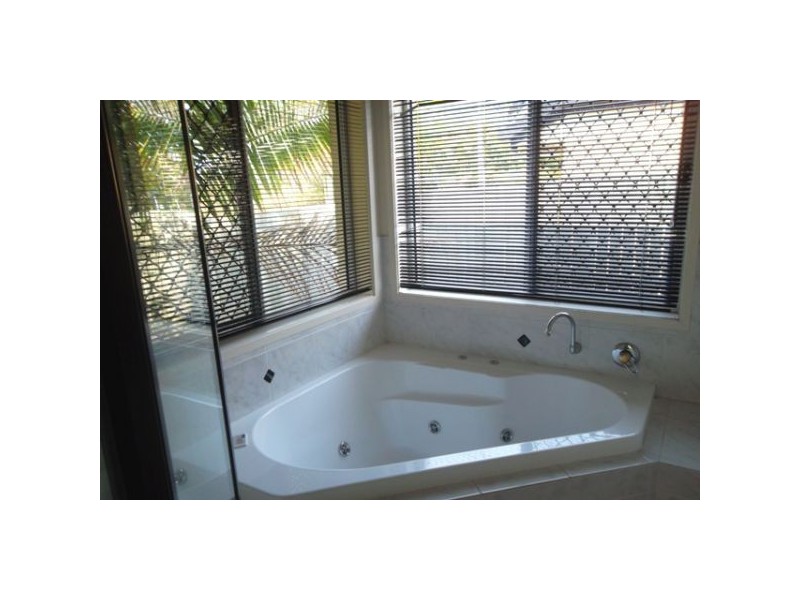 4 Northlake Crescent, Sippy Downs QLD 4556
