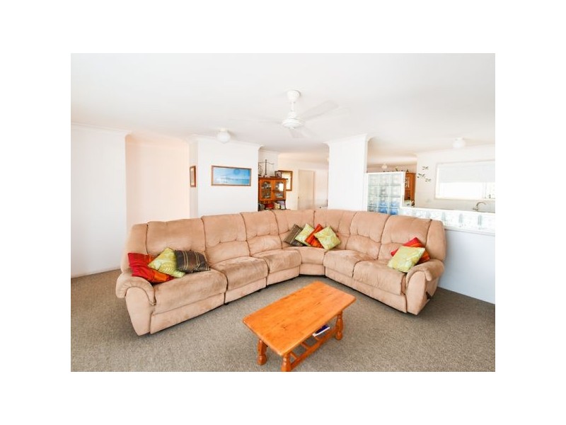 8 Busuttin Drive, Eimeo QLD 4740