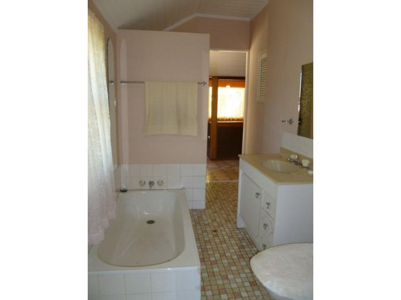 23 Bartlett, Nambour QLD 4560