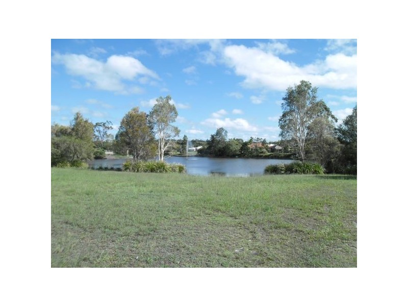 15 Oak Grove Way, Sippy Downs QLD 4556