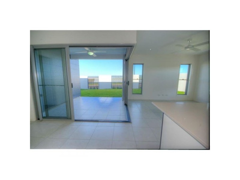 1 Sweetlip Cct, Mountain Creek QLD 4557