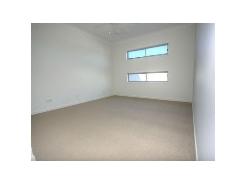 1 Sweetlip Cct, Mountain Creek QLD 4557