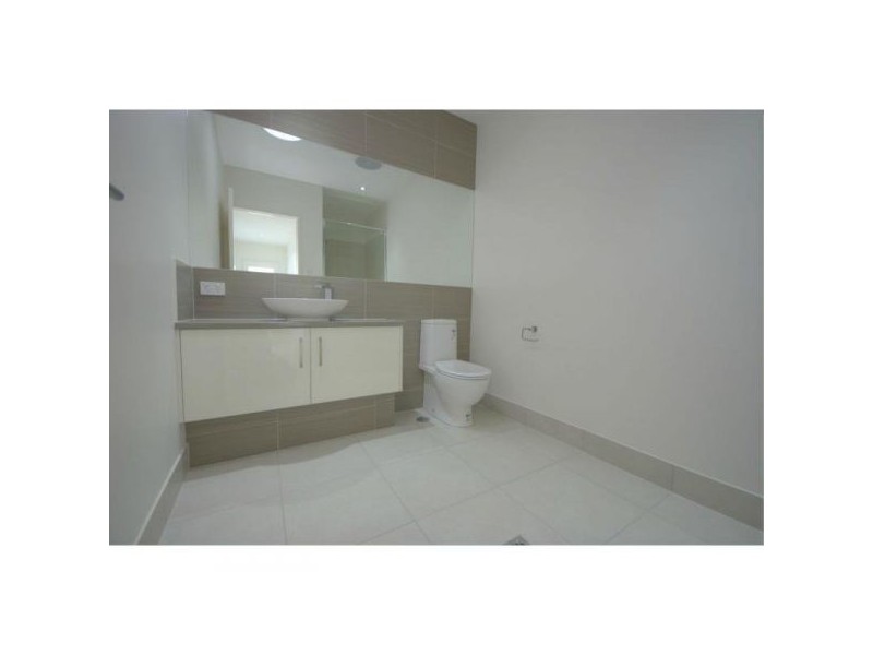 1 Sweetlip Cct, Mountain Creek QLD 4557