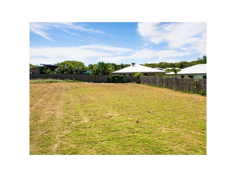 1 Seychelles, Shoal Point QLD 4750