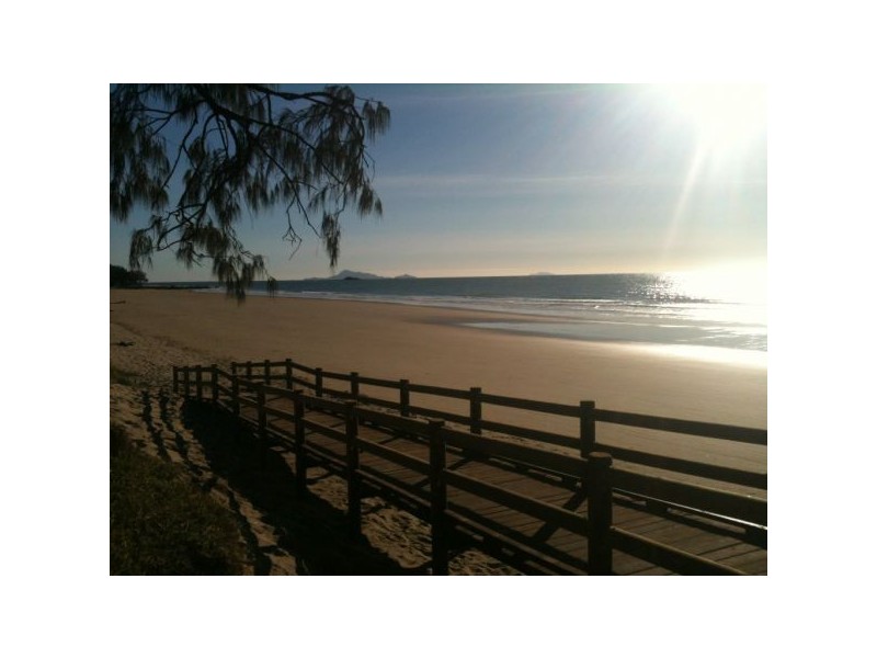 1 Seychelles, Shoal Point QLD 4750