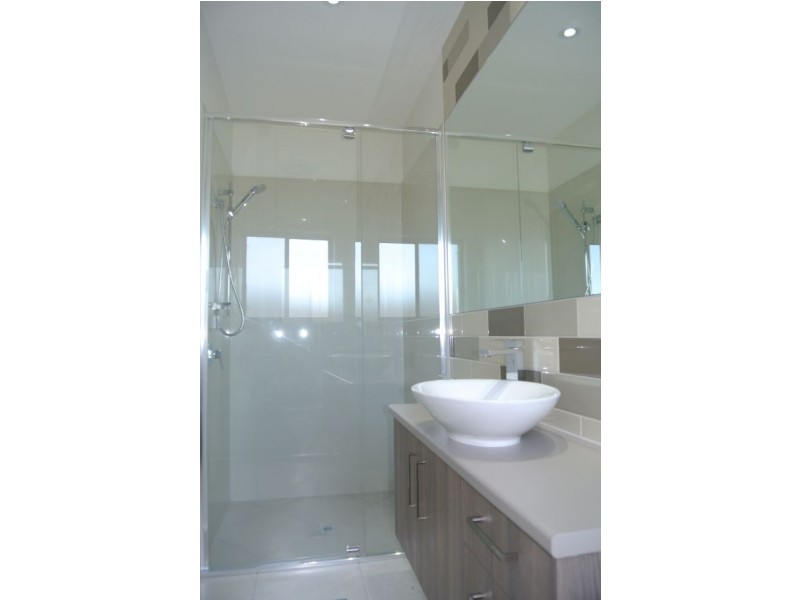 3 Tarwhine Pl, Mountain Creek QLD 4557