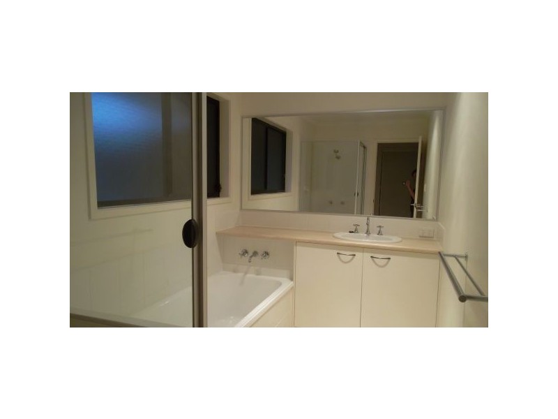 24 Riveroak Way, Sippy Downs QLD 4556