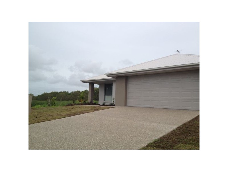 21 Scarborough, Blacks Beach QLD 4740