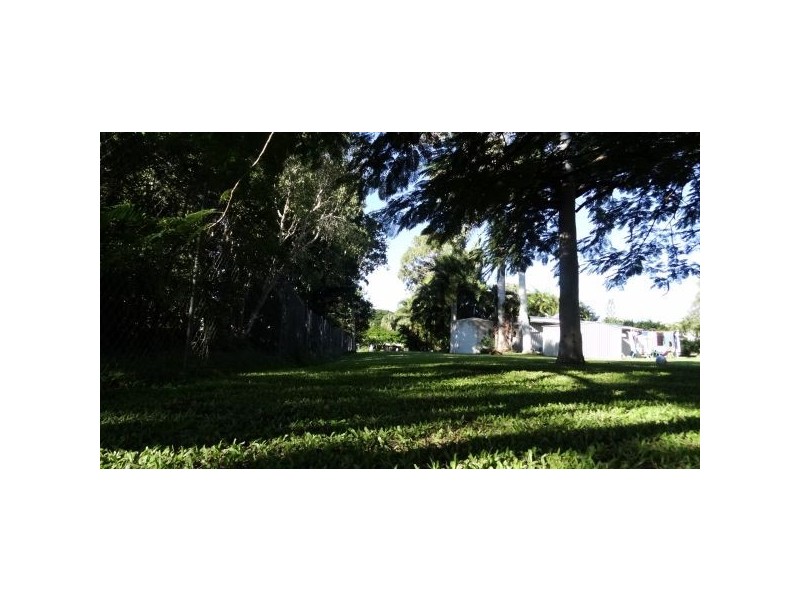 5 Pine Court, Hay Point QLD 4740