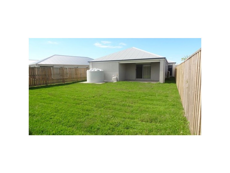 78 Scarborough Circuit, Blacks Beach QLD 4740