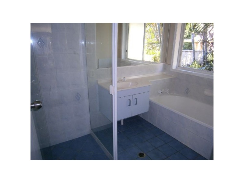 40 James Cook Drive, Sippy Downs QLD 4556