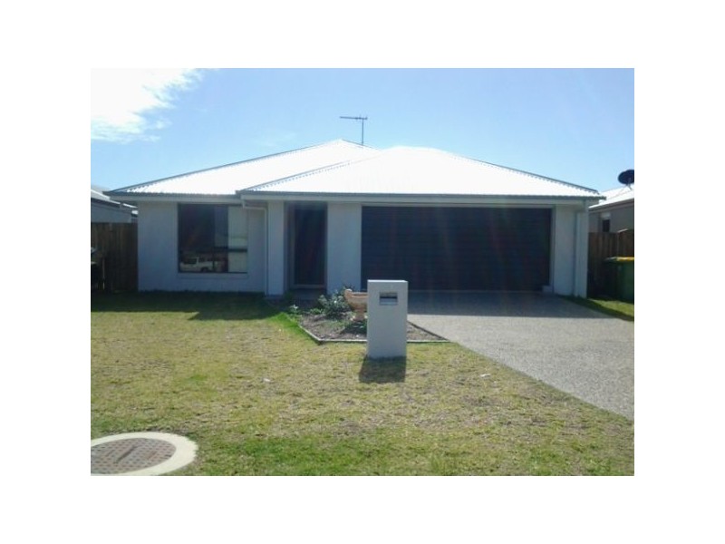 27 Scarborough Circuit, Blacks Beach QLD 4740