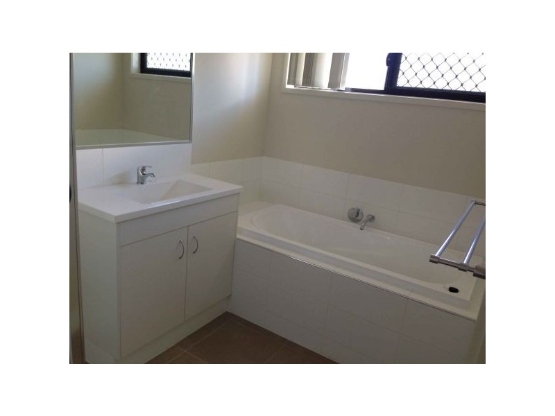 27 Scarborough Circuit, Blacks Beach QLD 4740